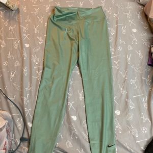 Brand new tag still on Nike leggings size small